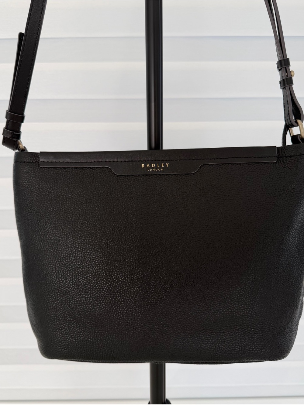 RADLEY LONDON Black Pebbled Leather Crossbody Bag with Gold Logo